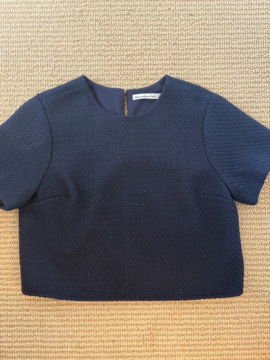 Abercrombie & Fitch Tops - Abercrombie & Fitch Navy Textured Crop Top